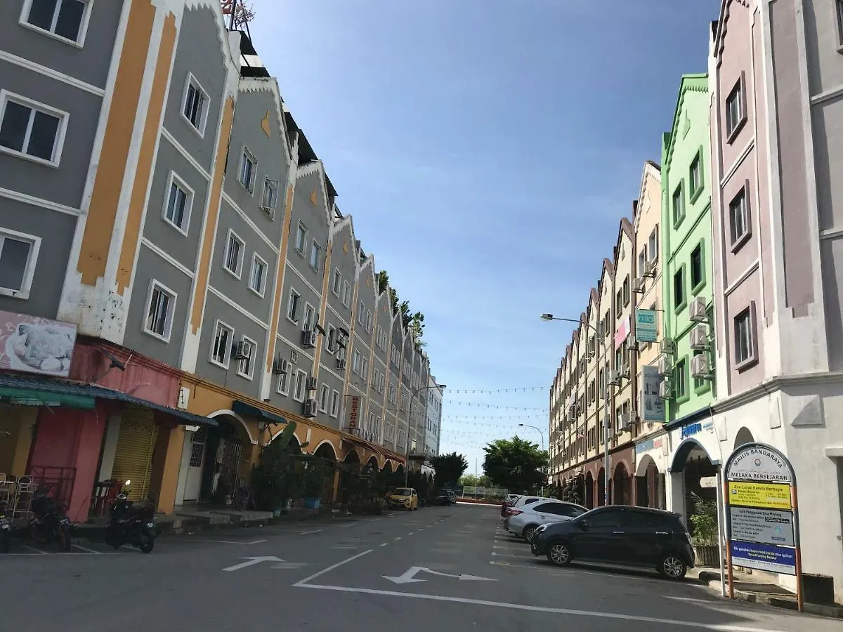 Glamorous @ G.L.E Premier Lodging Malacca Apartment